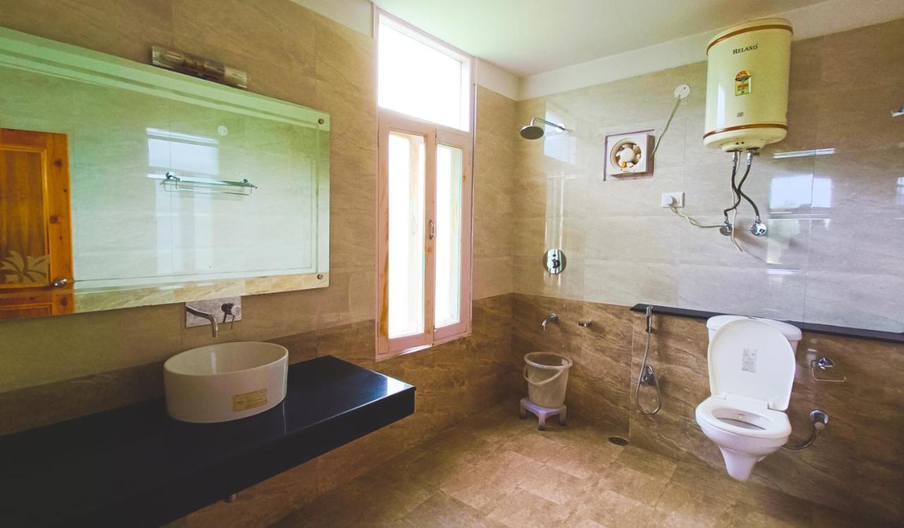 Hotel Akash Regency Manāli Eksteriør bilde