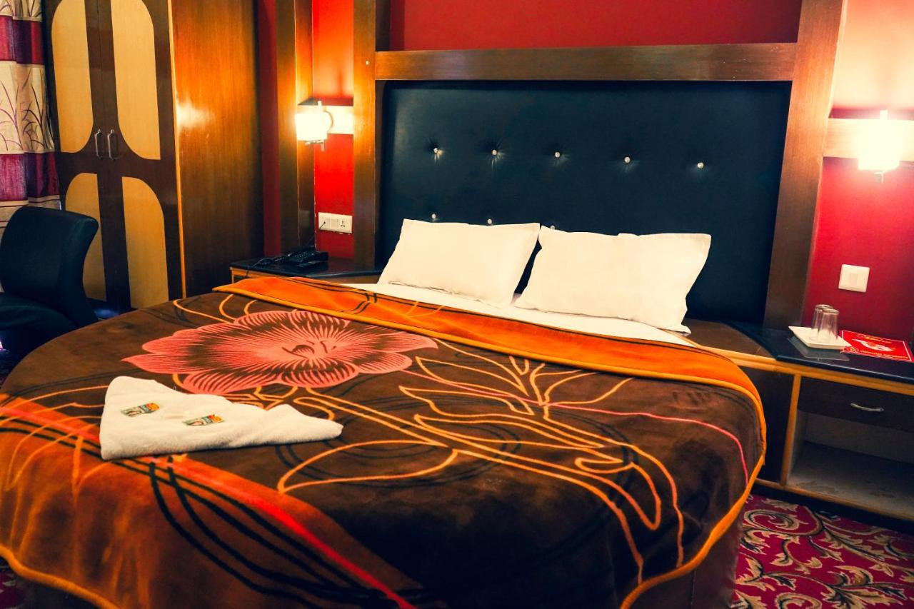 Hotel Akash Regency Manāli Eksteriør bilde