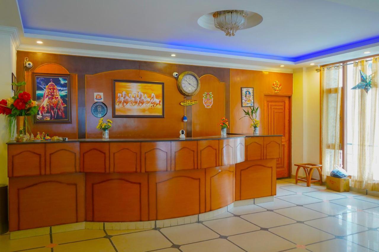 Hotel Akash Regency Manāli Eksteriør bilde