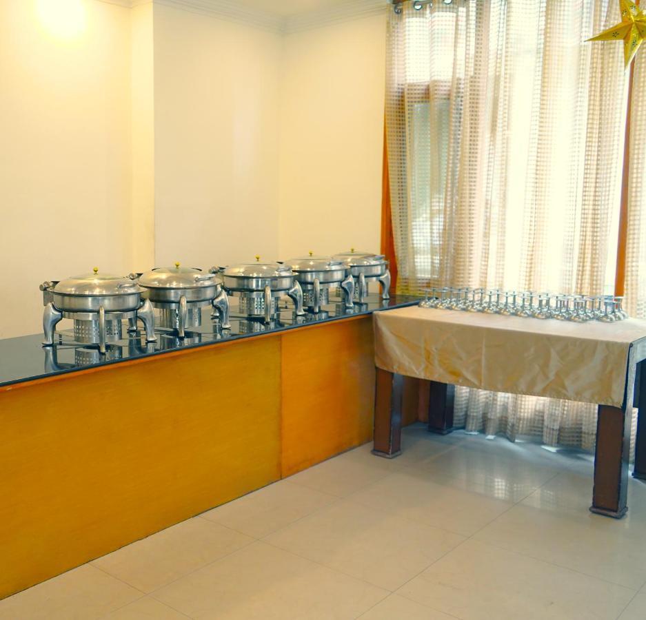 Hotel Akash Regency Manāli Eksteriør bilde