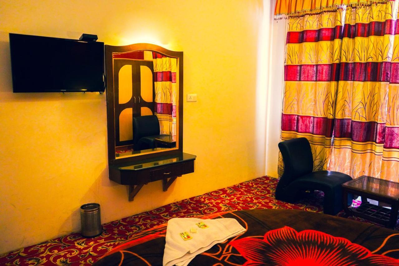 Hotel Akash Regency Manāli Eksteriør bilde
