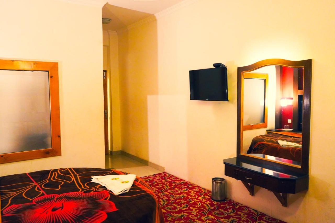 Hotel Akash Regency Manāli Eksteriør bilde
