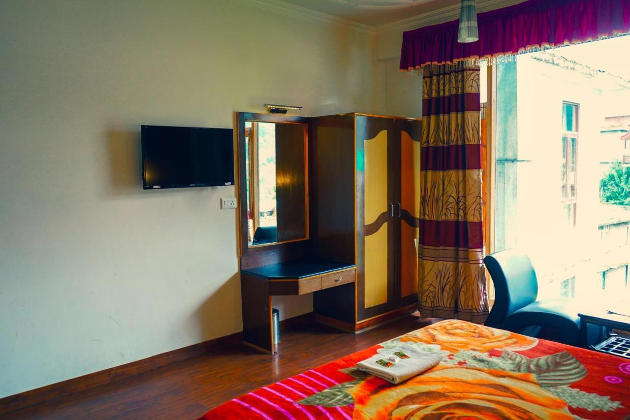 Hotel Akash Regency Manāli Eksteriør bilde